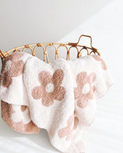 Daisy Fuzzy Blanket | Latte